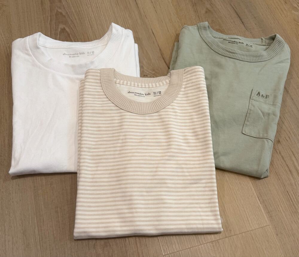 Abercrombie Kids Boys T-Shirt Lot 3 Size 11/12 Relaxed Fit NWT & Pre0wned